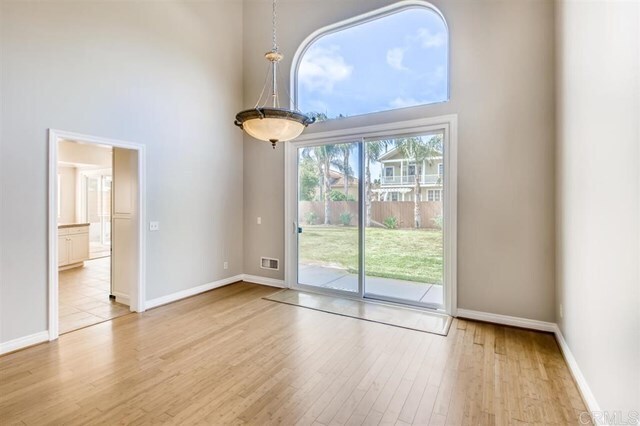 Foto del edificio - 1350 Knowles Ave