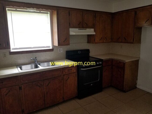 Building Photo - 2 BD, 1 BA, Duplex in Jacksonville