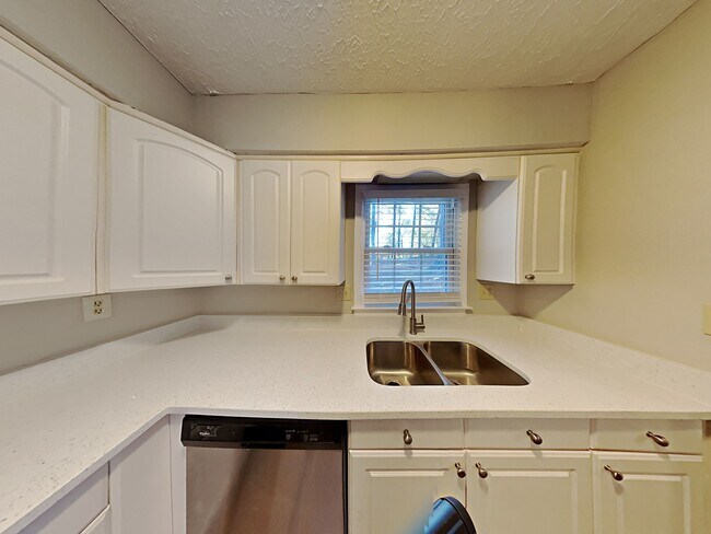 Foto del edificio - 159 Timber Creek Ln SW