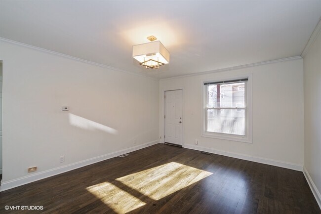 Building Photo - 1209 Dewey Ave
