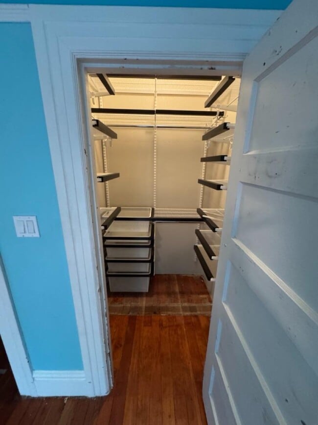 Foto del edificio - 279 1/2 Clinton Park