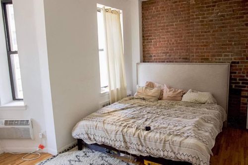 Primary Photo - 247 W 15th St