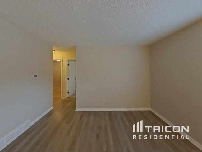 Building Photo - 6725 Defoe Ave