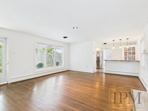 Building Photo - 1371 Irving Rd