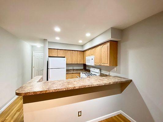 Foto del edificio - 2 bedroom in BRONX NY 10465