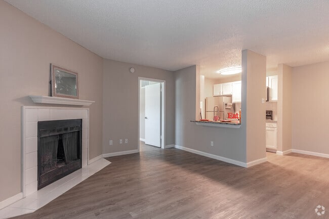 A1R: Sala de estar - Fieldcrest Apartments