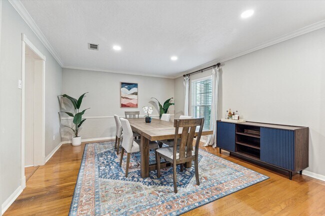 Foto del edificio - 3106 Redwood Lodge Dr