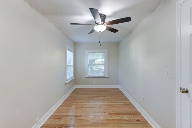 Foto del edificio - 2109 E 36th St