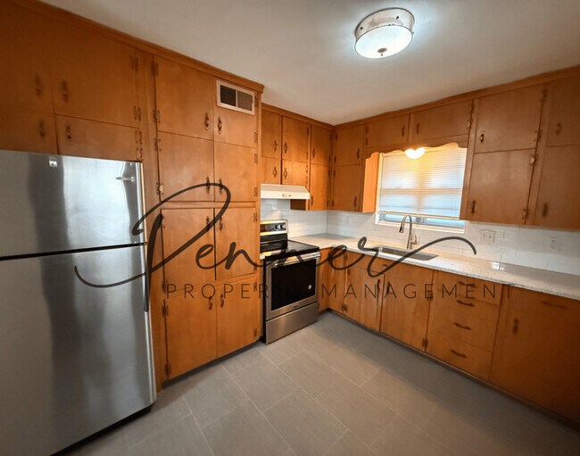 Foto del edificio - 714 S Main St