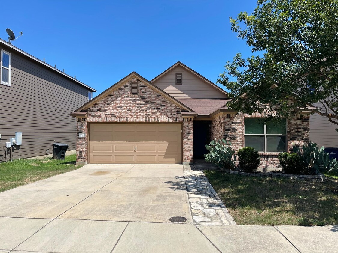 Primary Photo - Beautiful 3 bedroom/2 bath in Legend Point!