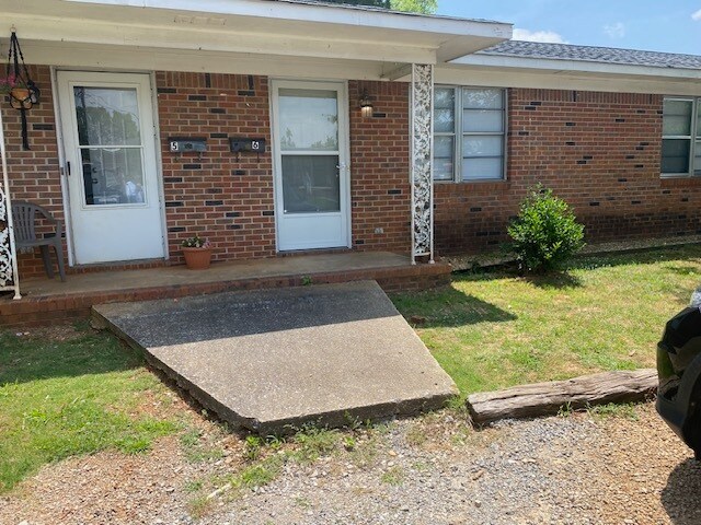 Primary Photo - 75 Sommerville Ave