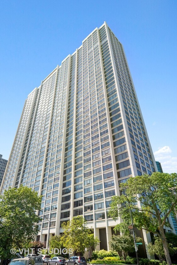Primary Photo - 2800 N Lake Shore Dr
