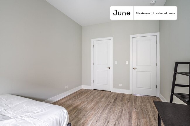 Building Photo - Room in Shared 5 bed/3 bath home