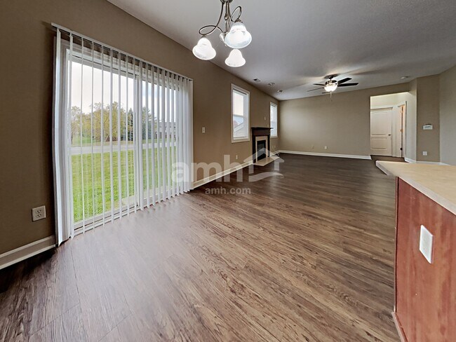 Building Photo - 1112 Sassafras Trl