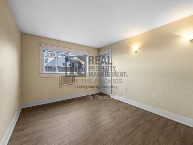 Building Photo - 233 N Meldrum St