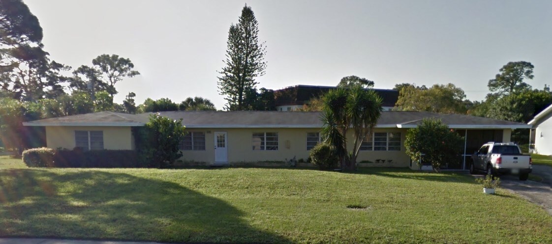 Primary Photo - 820 NW River Shores Blvd