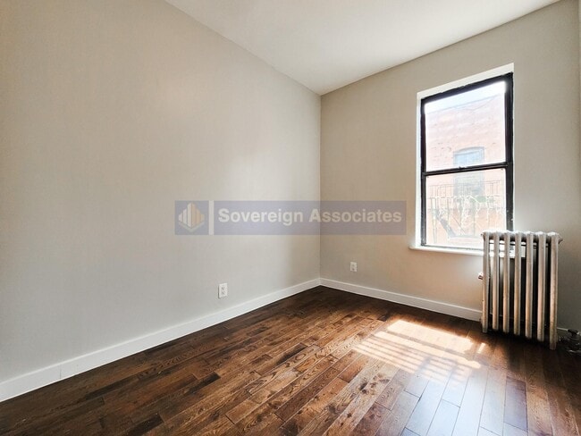 Building Photo - 14 Thayer Street