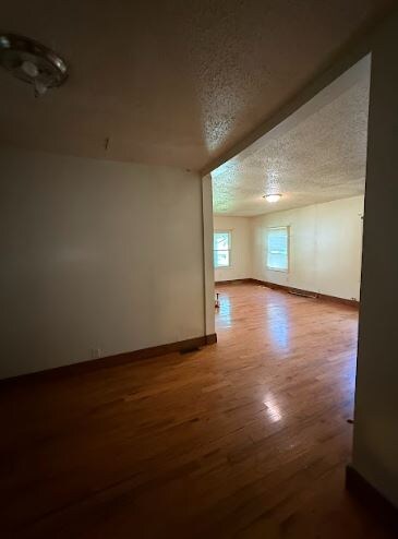 Foto del edificio - 1311 N Walnut Grove Ave