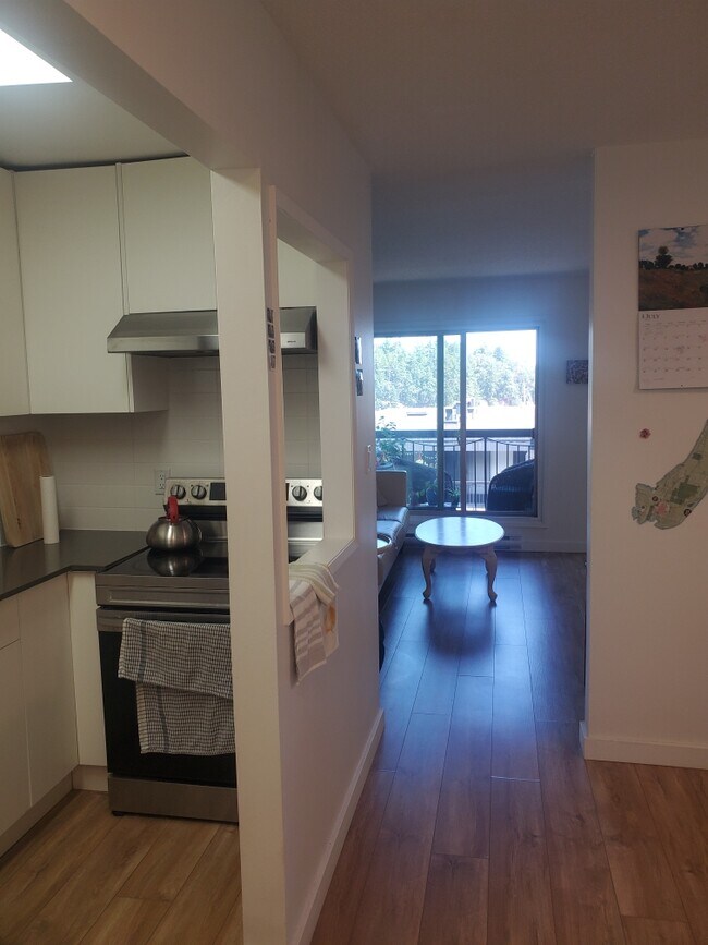 Photo du bâtiment - 430-430 Stewart Ave
