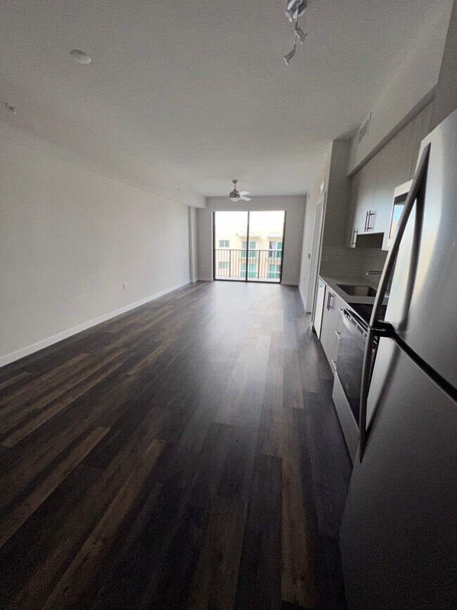 Foto del edificio - 1445 NW 14th Ter
