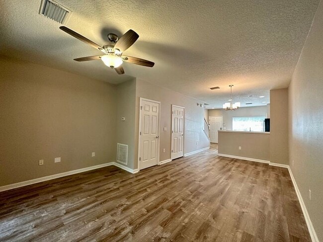 Foto del edificio - 8121 Summer Gate Ct