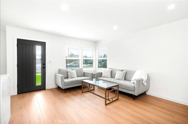 Building Photo - 765 E Silva St