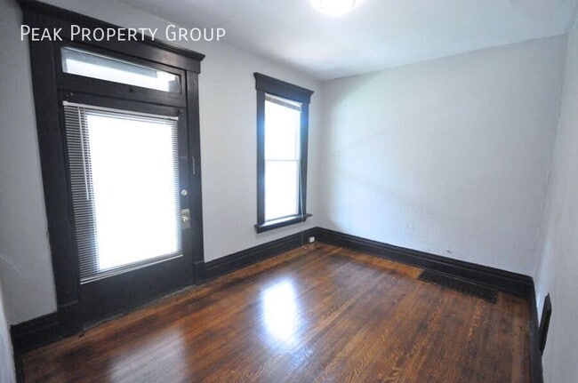 Building Photo - 131 W 8th Ave