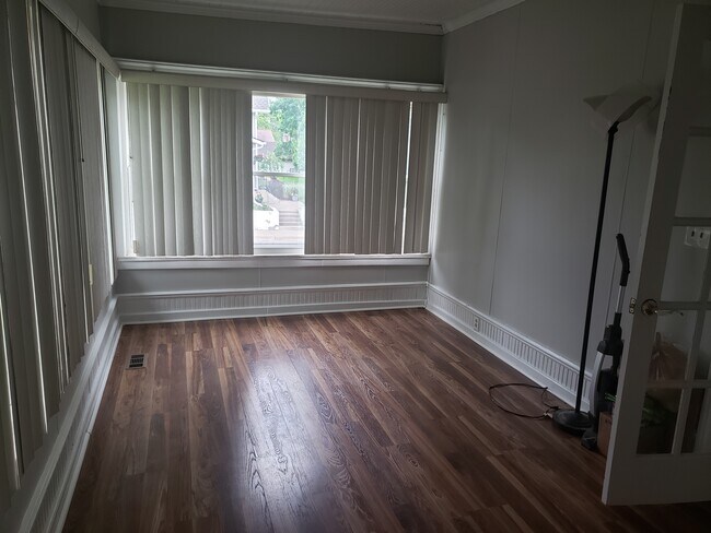 Sun Room - 347 N Broadway St.