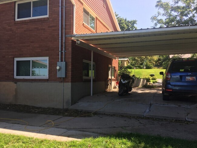 Foto del edificio - 4105 Edgehill Dr