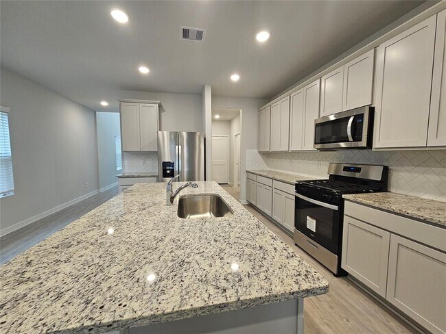 Building Photo - 5823 Quest Valley Dr