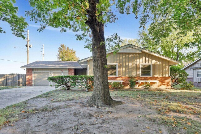 Foto del edificio - Coming available in February!