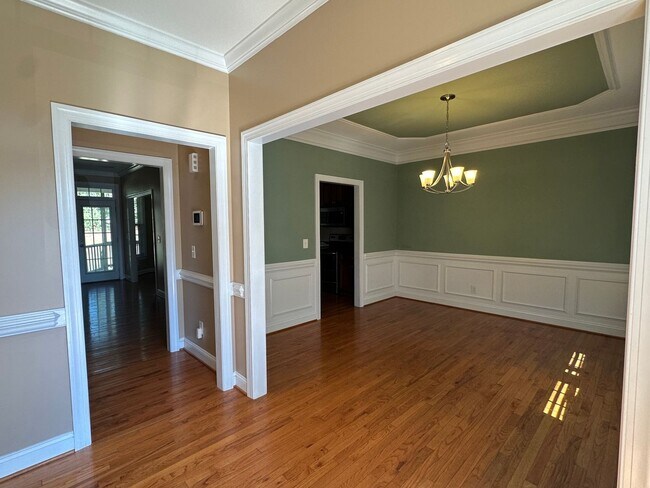 Building Photo - Carolina Lakes Gated Community!!