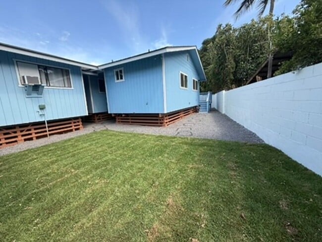 Building Photo - Unfurnished 1 bed/1 bath PET FRIENDLY - wa...