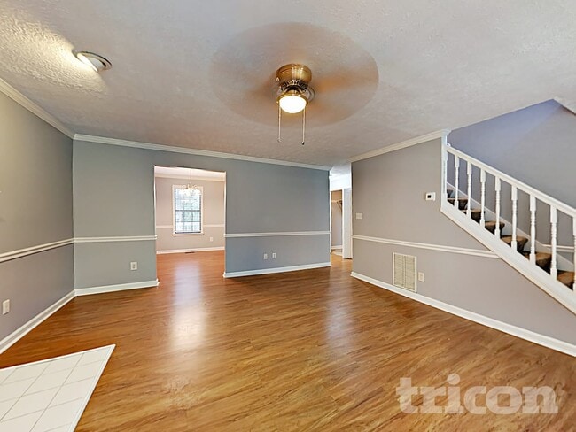 Foto del edificio - 5171 Salem Dr