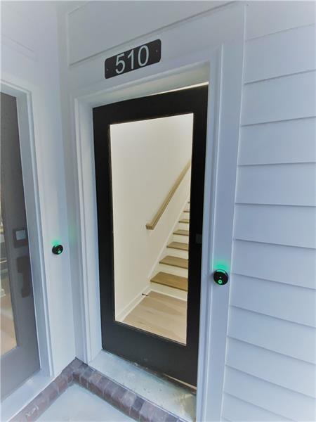 Foto del edificio - 383 Pratt Dr