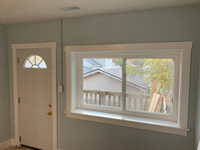 Building Photo - 112 S Virginia St