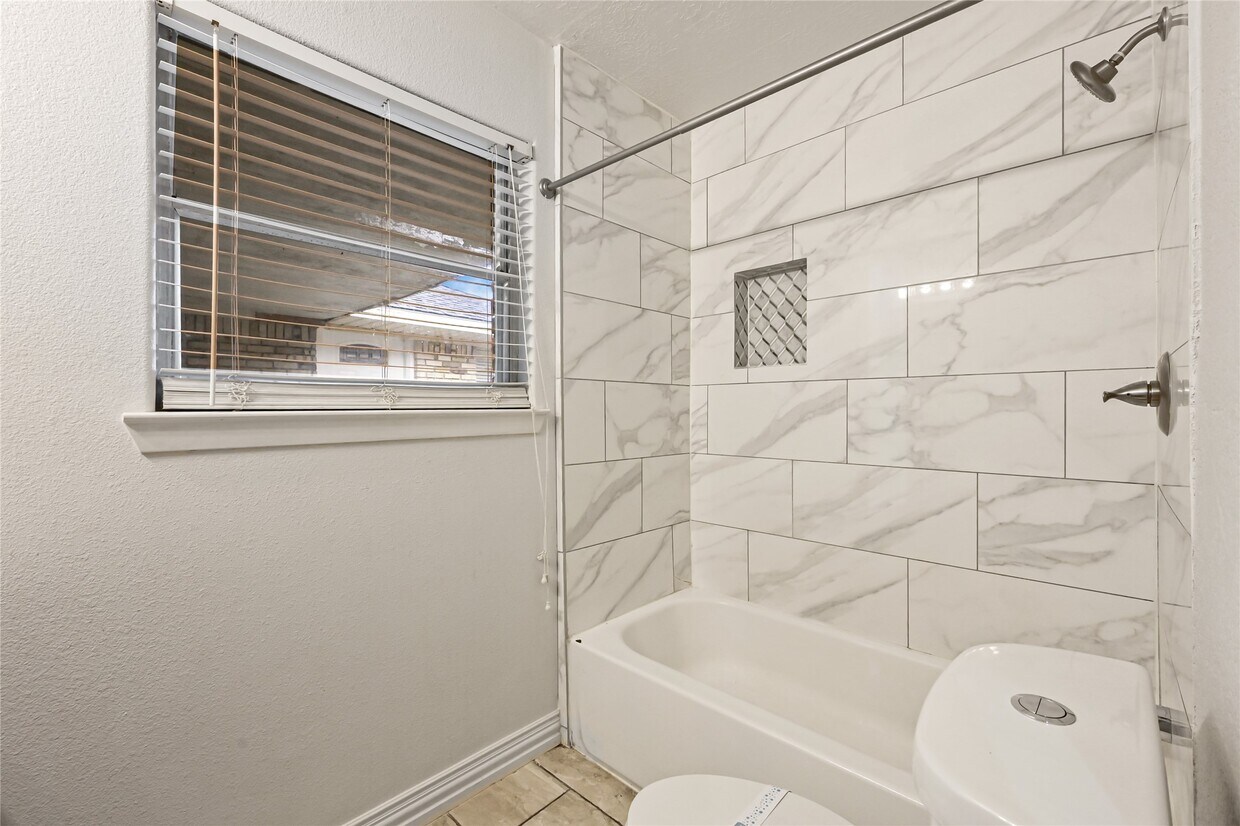 Foto del edificio - 1503 Leneva Ln
