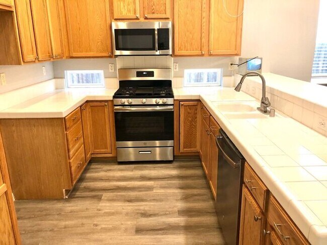 Building Photo - 7563 Shelby St