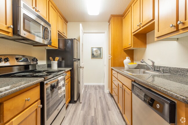 2HAB, 2BA - Cocina - The Meadows Apartments