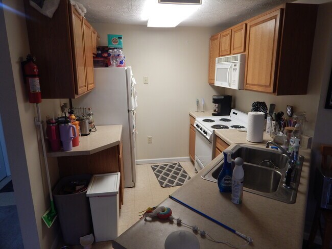 Kitchen - 150 Pleasant St