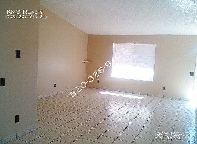 Building Photo - 2 bedroom 1 bath House - OWNER/AGENT