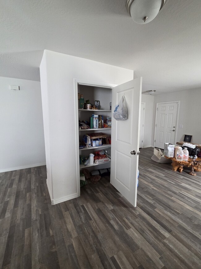 Building Photo - 2061 E Julian Dr