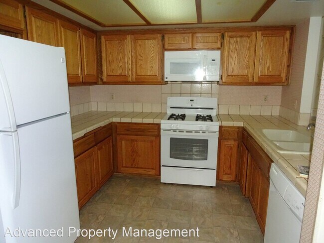 Building Photo - 3 br, 4 bath House - 18550 Glenview Ct