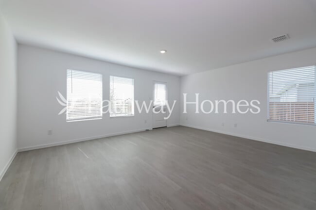 Building Photo - 11316 Rodeo Dr