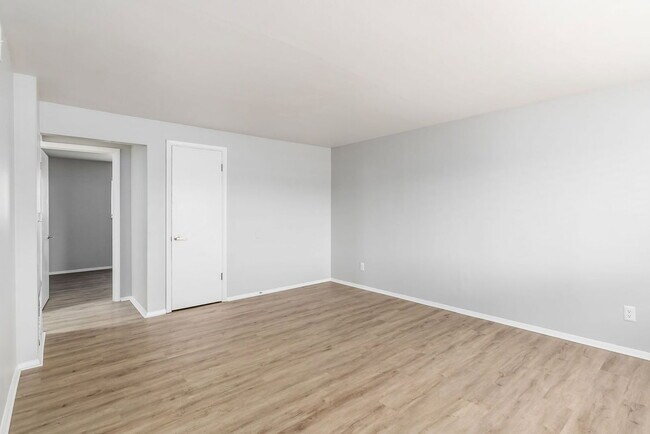 Foto del edificio - 611 Riverview Dr