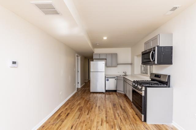 Foto principal - 2 bedroom in Chicago IL 60608