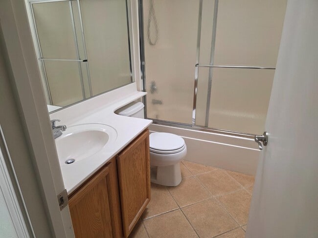 Building Photo - 10617 W Coronado Rd