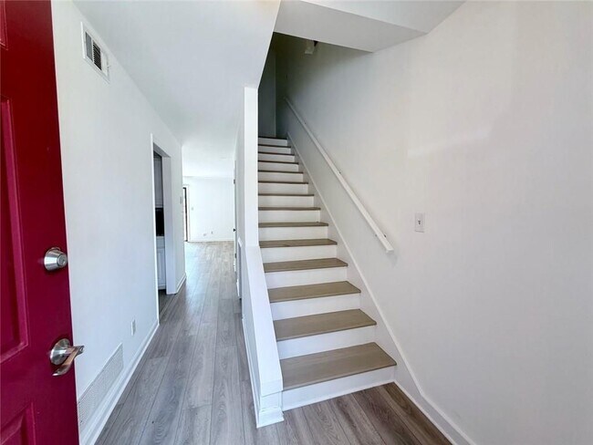 Foto del edificio - 3925 Mountain View Rd