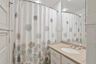 Building Photo - 122 Hamilton St Building Photo - 122 Hamilton St