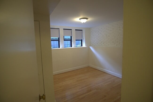 Building Photo - 1408 Commonwealth Ave